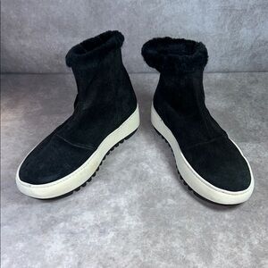 NWT Aquatalia Women US 9m Black Suede Ankle Boots Style 456879 Fur Cuff Leather